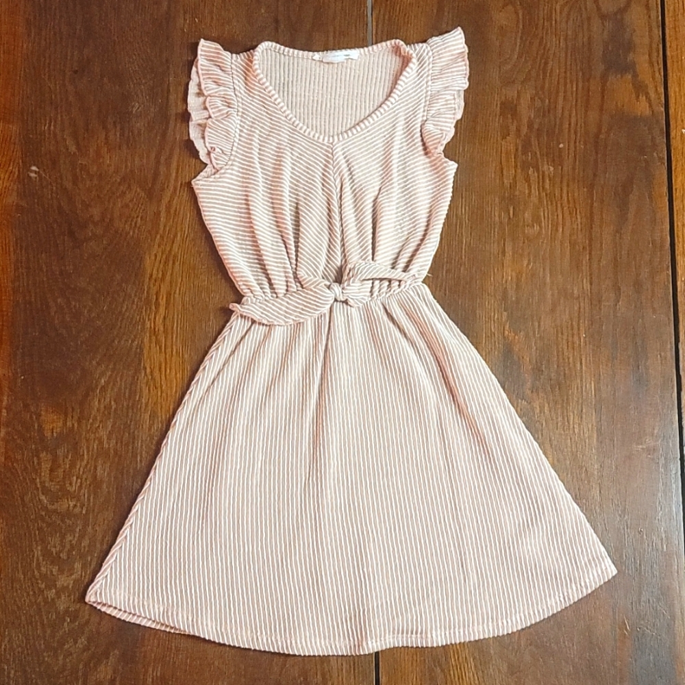 Girls pinstripe dress / Size 8 / Color: Blush